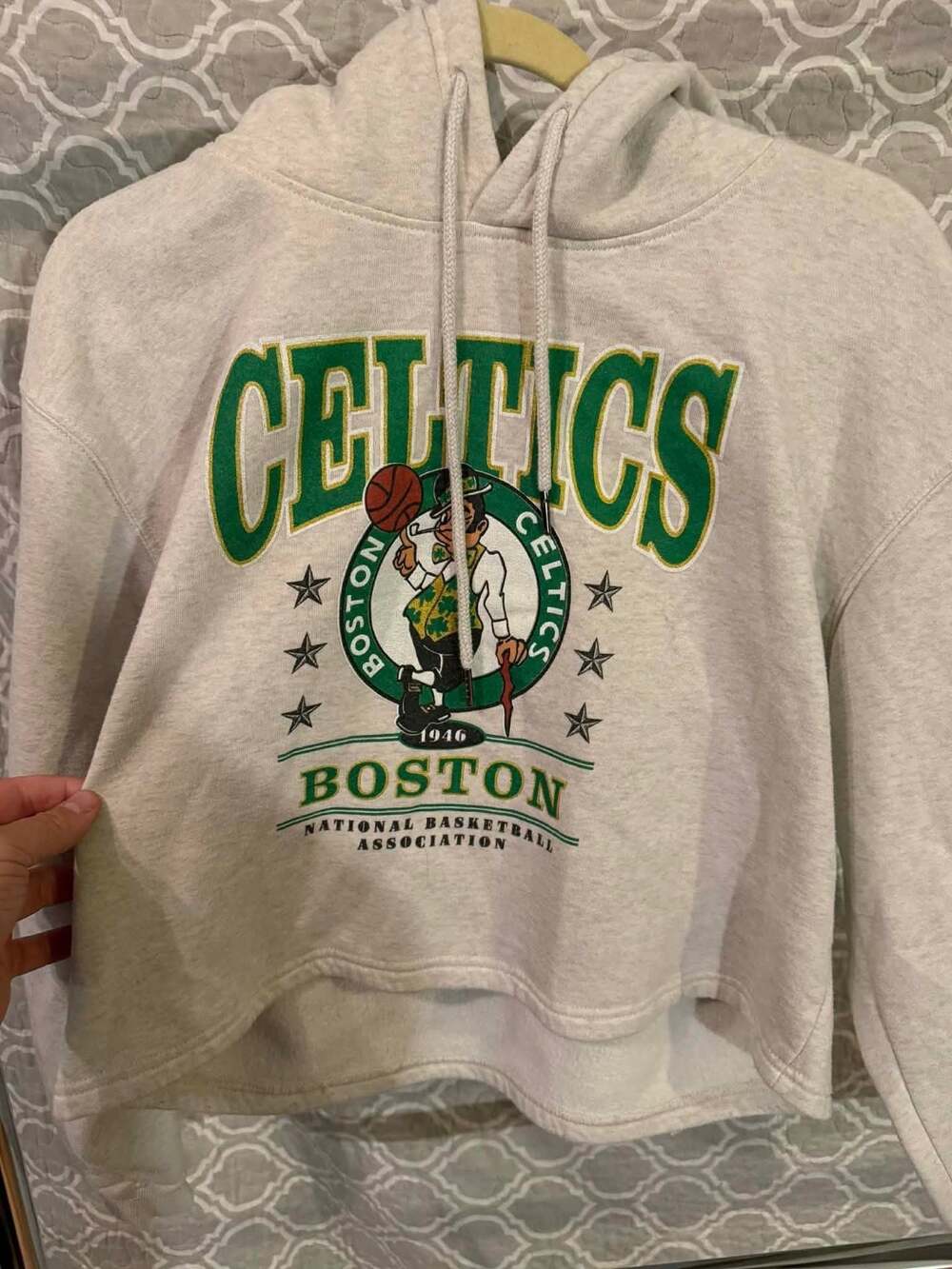 H&M Boston Celtics Cropped Graphic Hoodie Size S